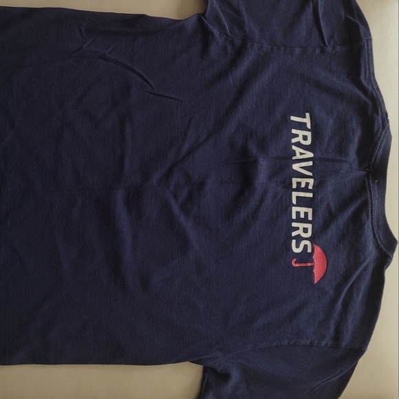 Uconn Huskies Tee Shirt - Picture 2 of 2